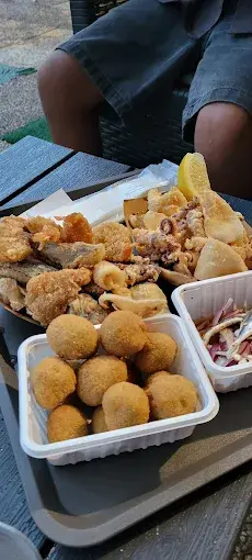 Frittura e olive di pesce