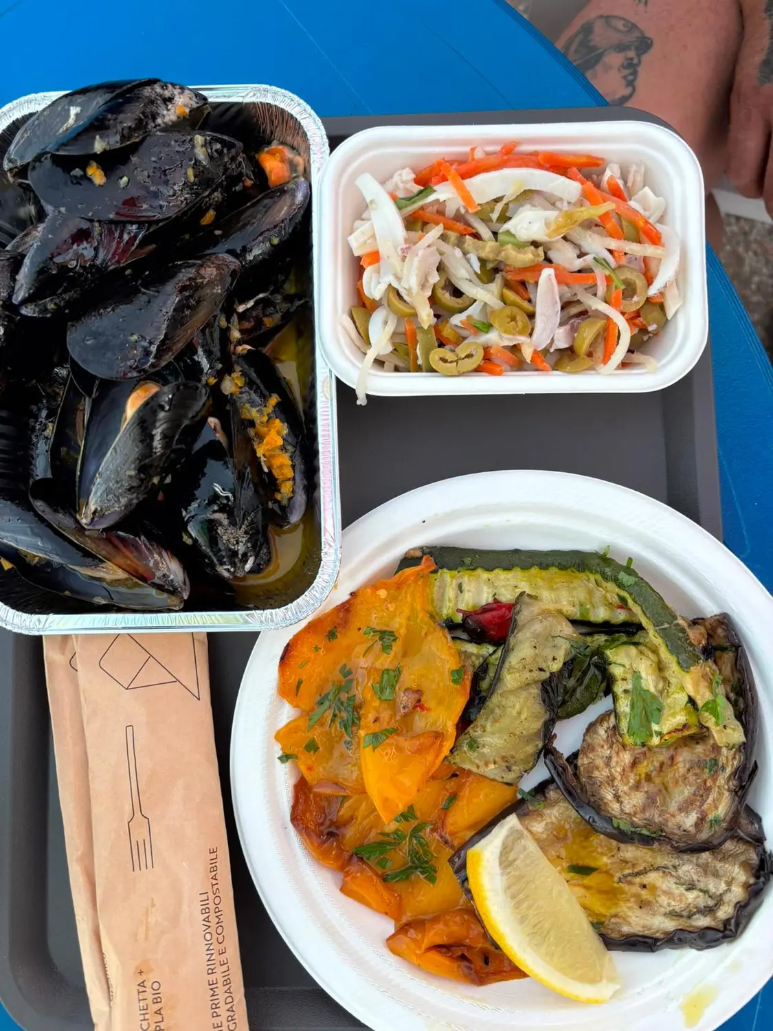 Insalata di seppia, verdure grigliate e cozze